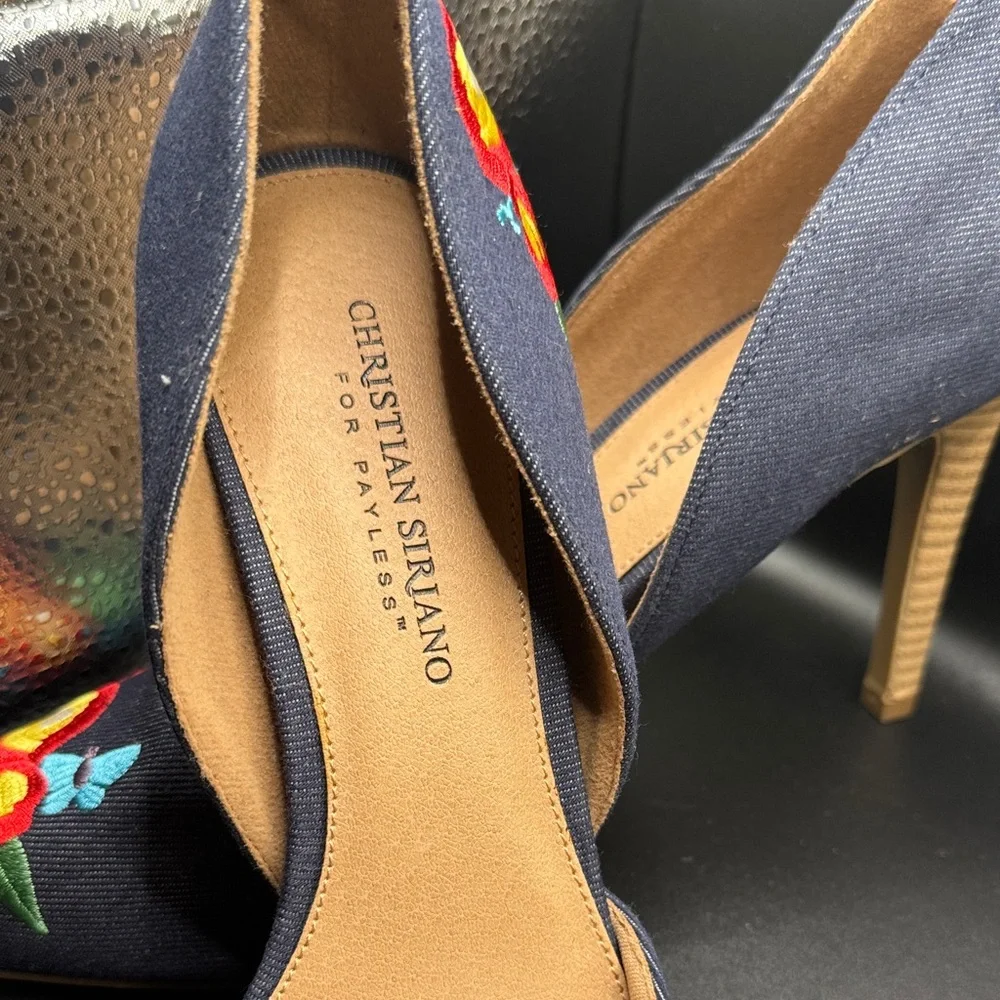 Christian Siriano Navy Heels with Floral Embroidery - Picture 5 of 7